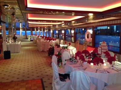 NY Charter yacht Cornucopia Destiny dining tables